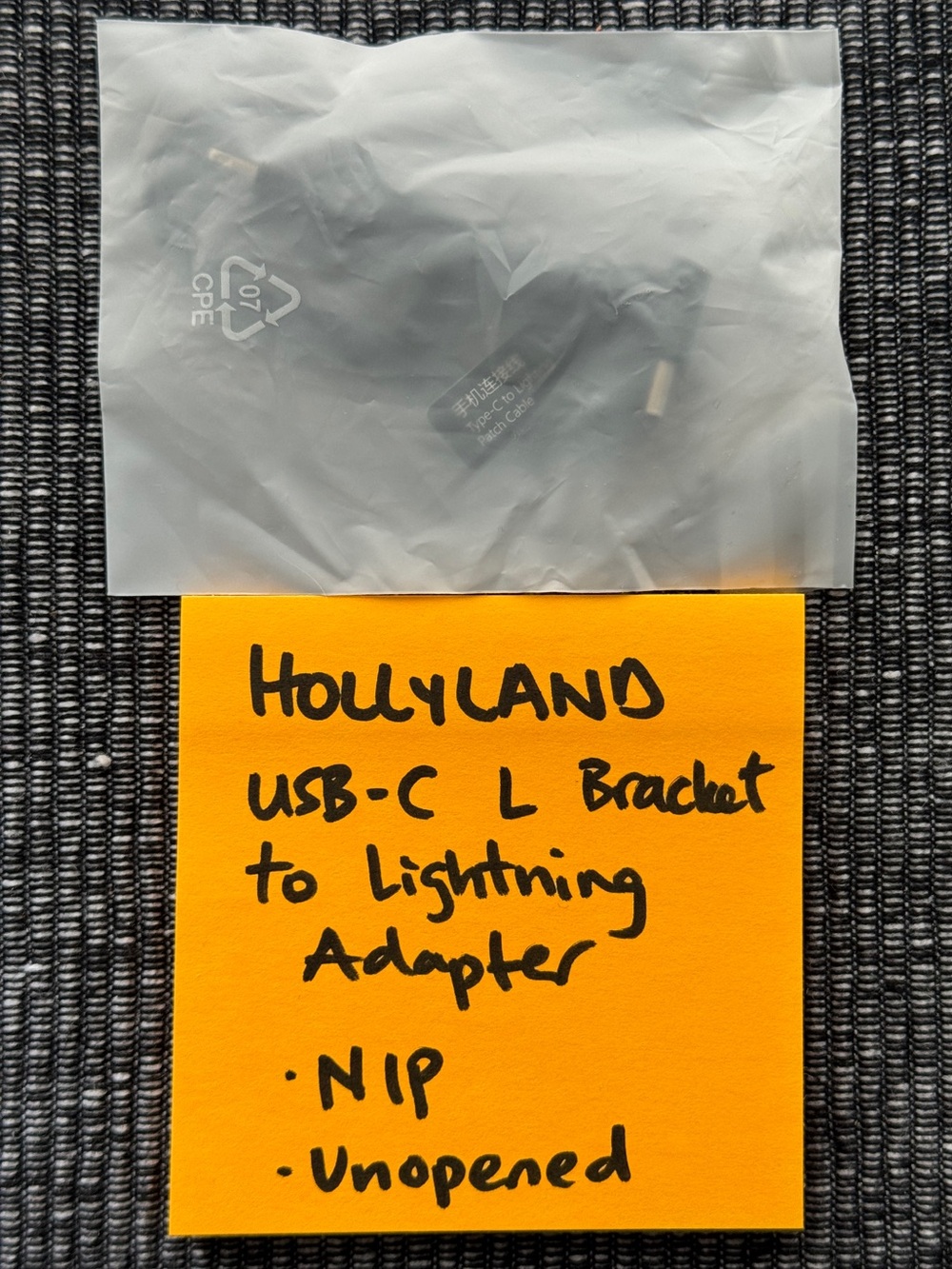 HOLLYLAND USB-C to Lightning L-Shape Patch Cable NIP